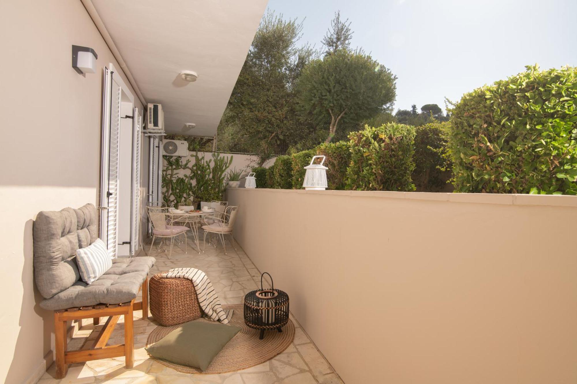 Daisy Hotel Planos  Bagian luar foto