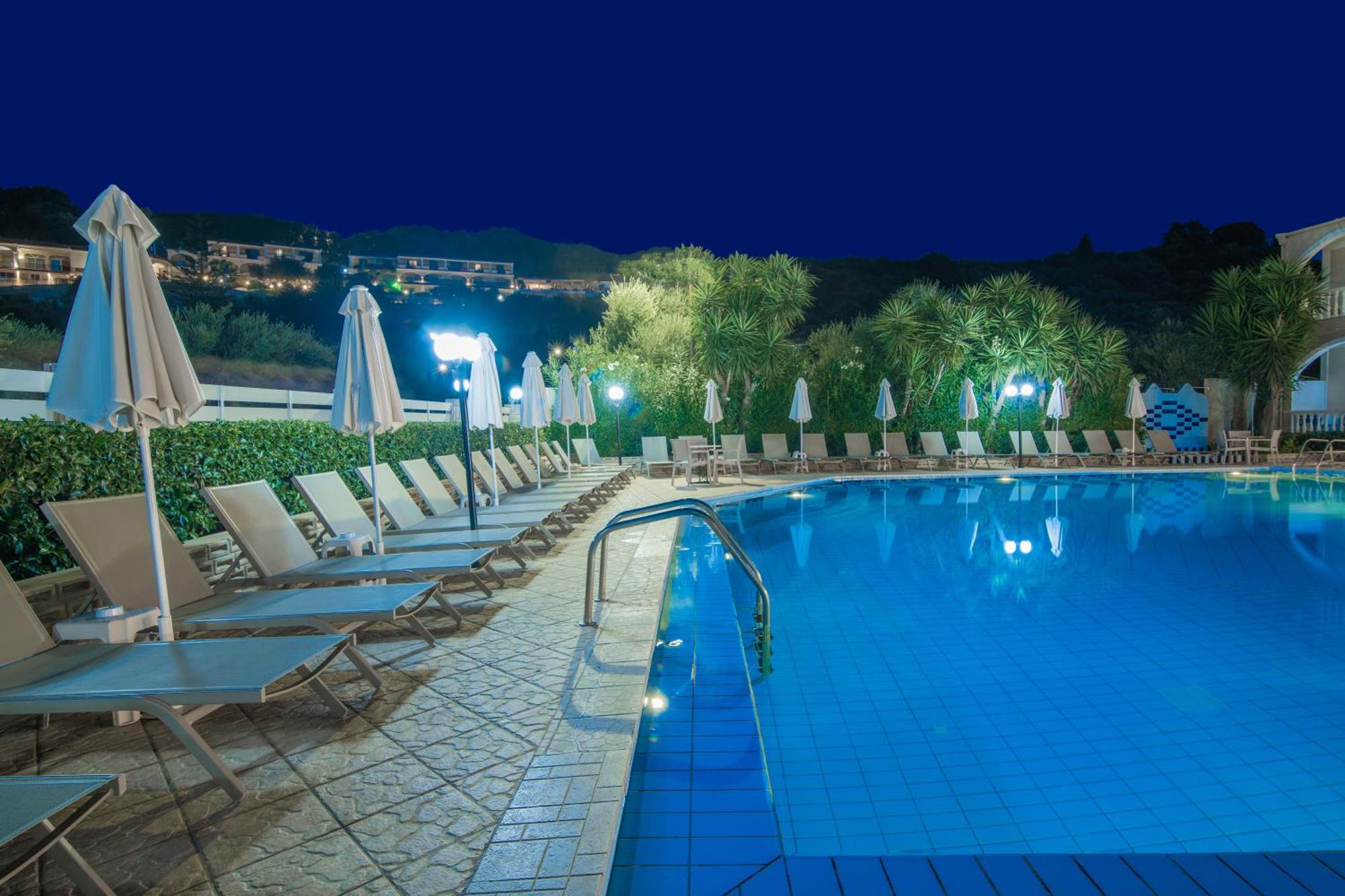 Daisy Hotel Planos  Bagian luar foto