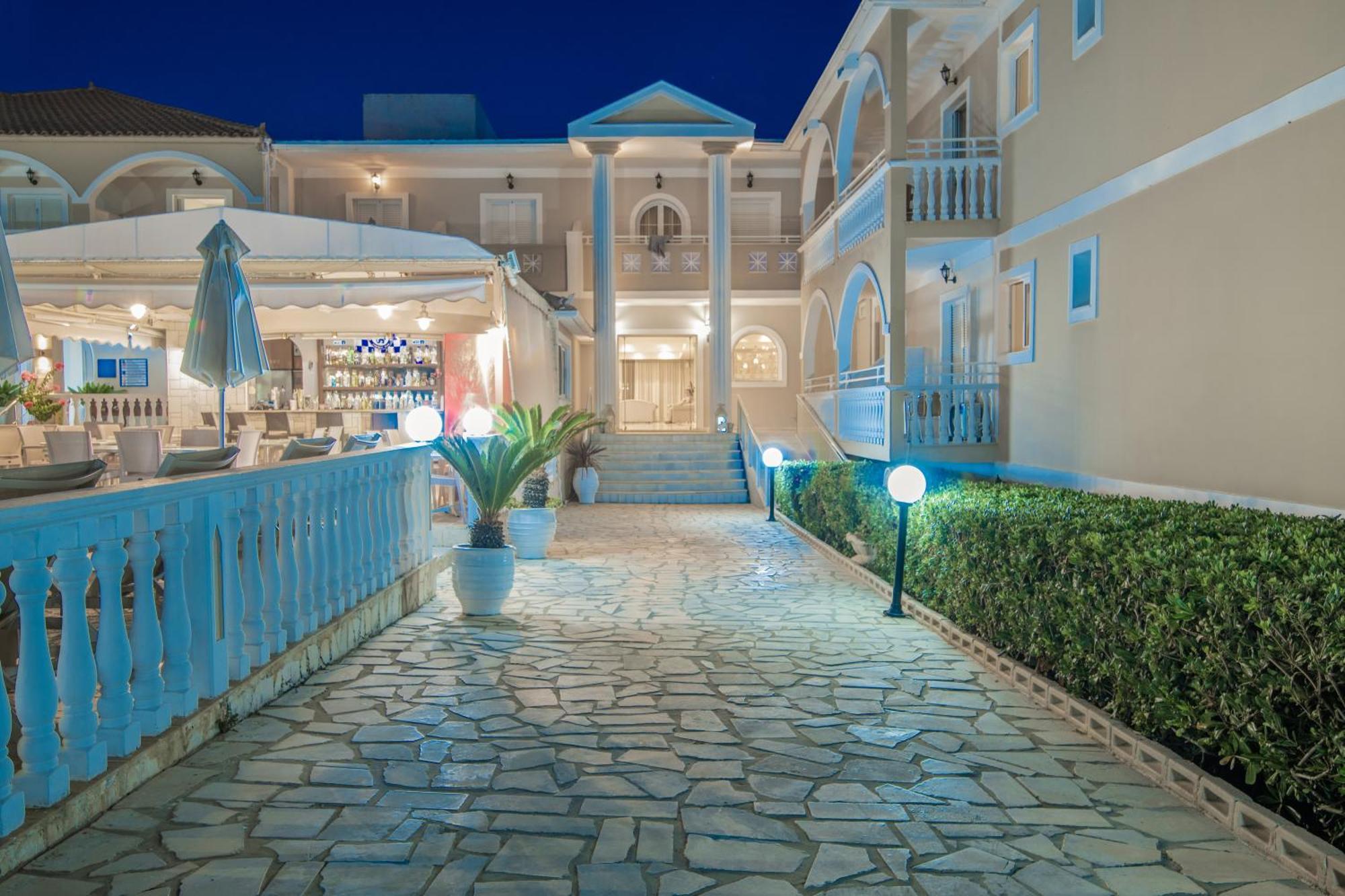 Daisy Hotel Planos  Bagian luar foto