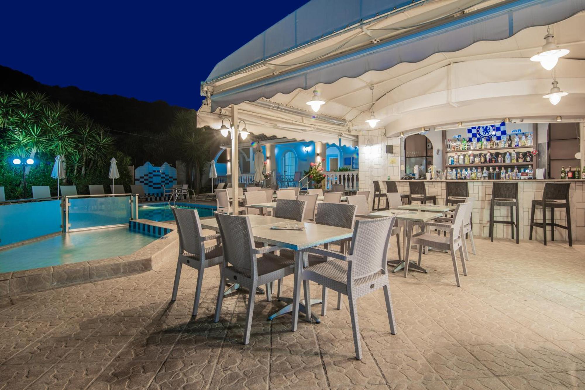 Daisy Hotel Planos  Bagian luar foto