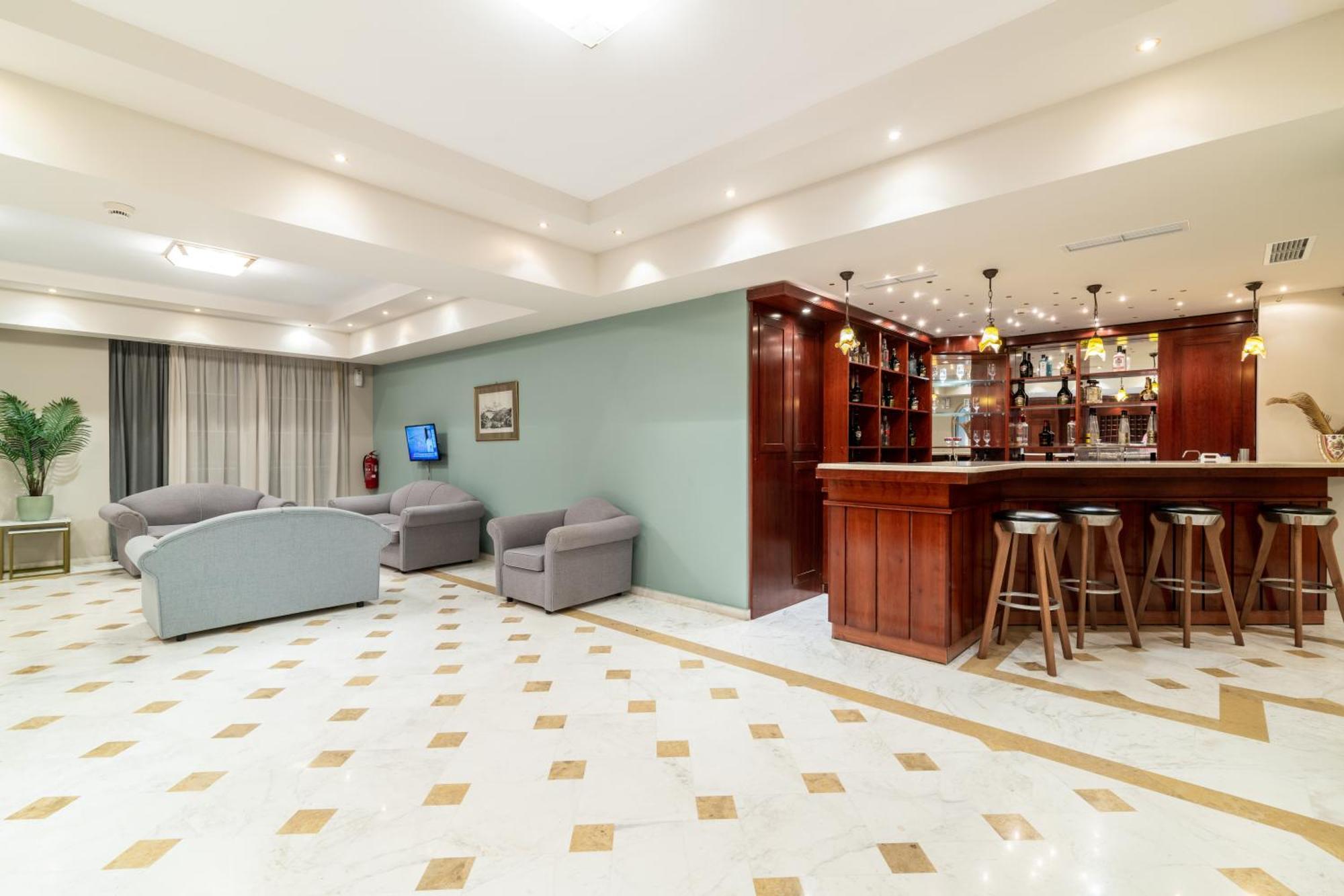 Daisy Hotel Planos  Bagian luar foto